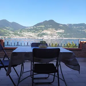 Casa Renatina , Monte Isola Italia